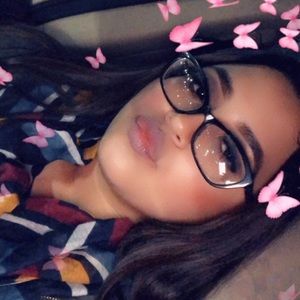 Meet your Posher, Leslie